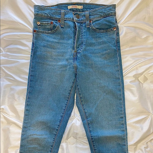 High-Waisted Wedgie Skinny Jeans - Picture 2 of 5